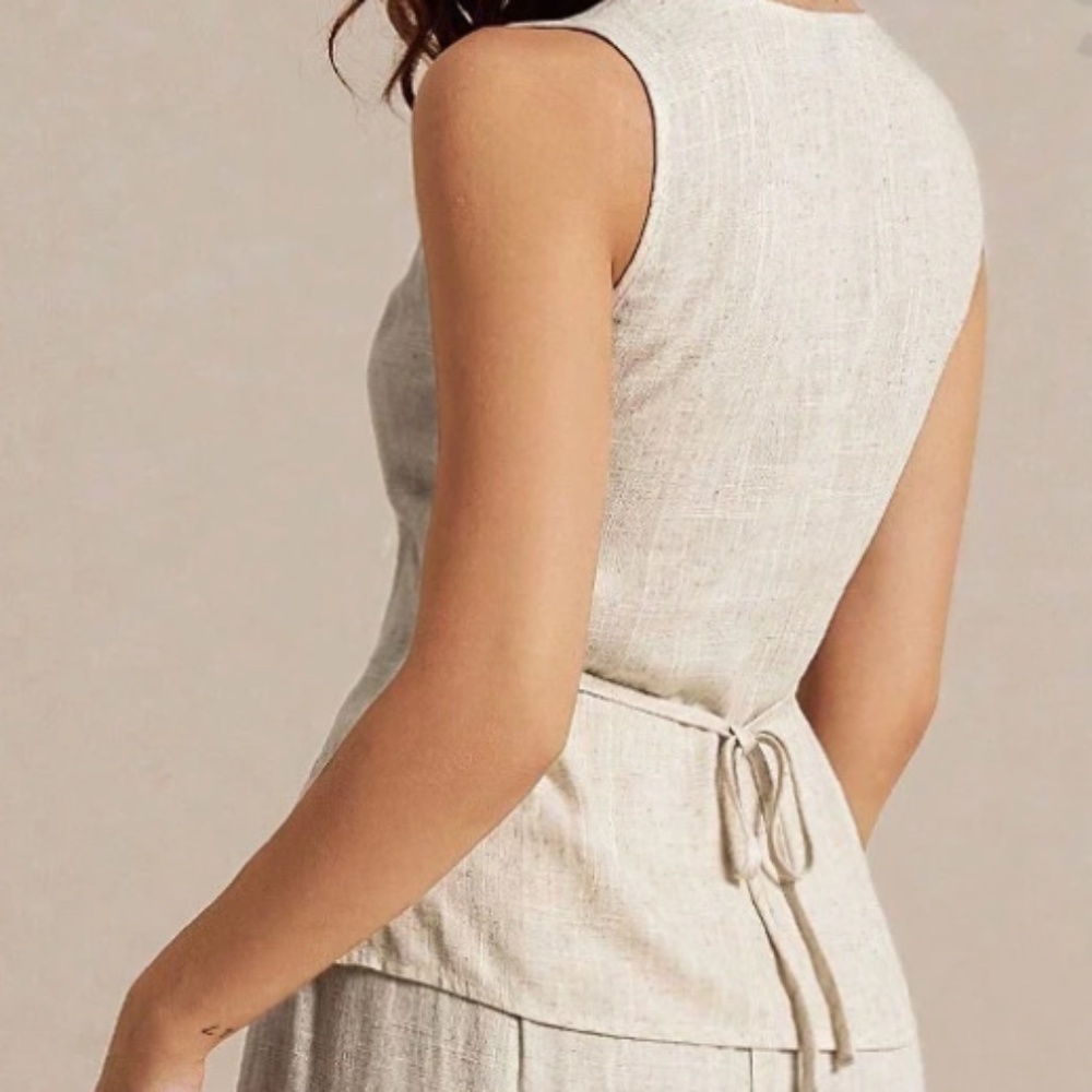 Classic Line Half Button Minimalist Linen Vest - Picture 3 of 4